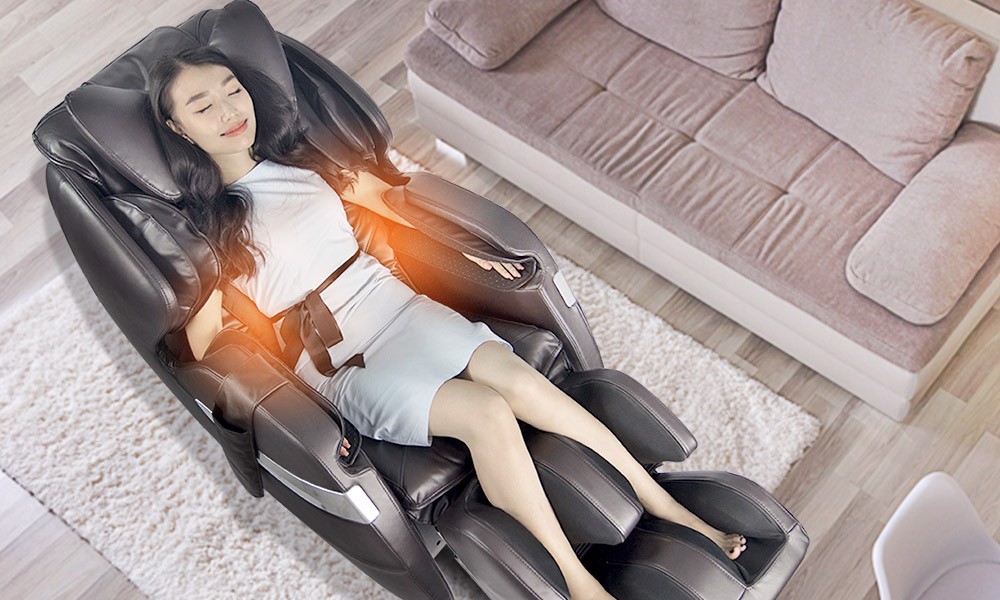 Japanese domestic massage chair possesses modern technologies to help improve user health